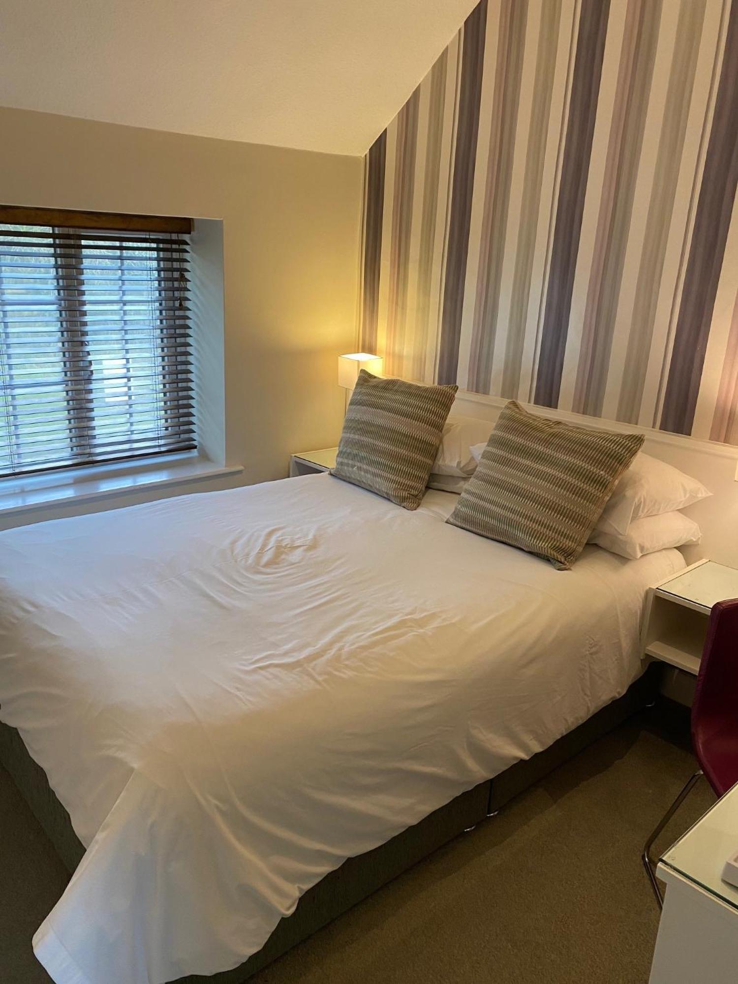 Manor Court Hotel Carnaby Eksteriør bilde