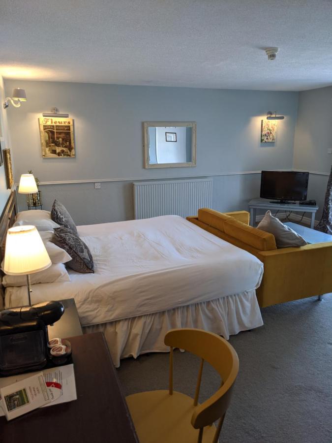 Manor Court Hotel Carnaby Eksteriør bilde