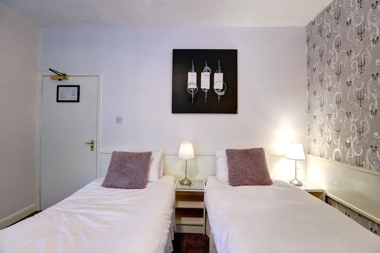 Manor Court Hotel Carnaby Eksteriør bilde